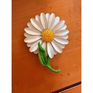 Vintage White Enamel Flower Daisy Brooch Pin
